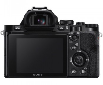 Có nên mua Sony A7R1 vào thời điểm này hay không ?